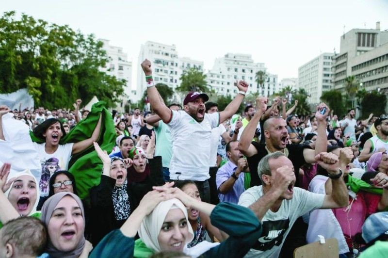 مقتل 7 أثناء احتفالات الجزائريين