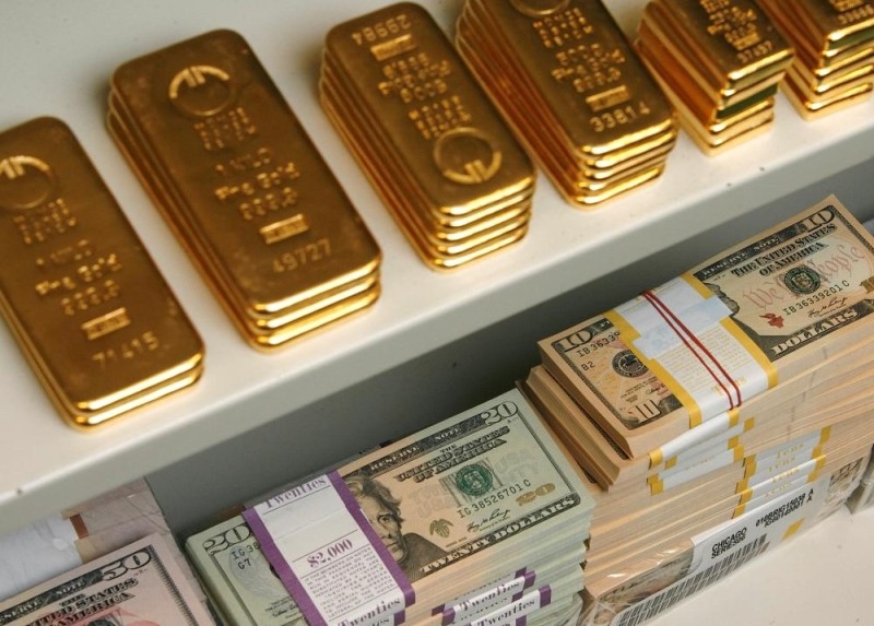 الذهب يتراجع عالميًا