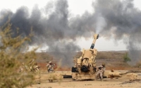 مدفعية الجيش اليمني تستهدف عناصر المليشيا الحوثية شمال اليمن