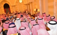 أبناء الأمير بندر بن عبدالعزيز يستقبلون المعزين 