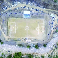 ملعب كرة قدم منحوت في جبال الداير بجازان