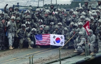 أمريكا تطلب من كوريا الجنوبية إرسال قوات لمضيق هرمز