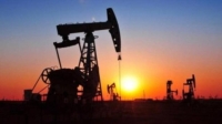 تراجع النفط بفعل مخزونات الخام الأمريكي