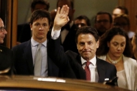 استقالة رئيس الوزراء الإيطالي