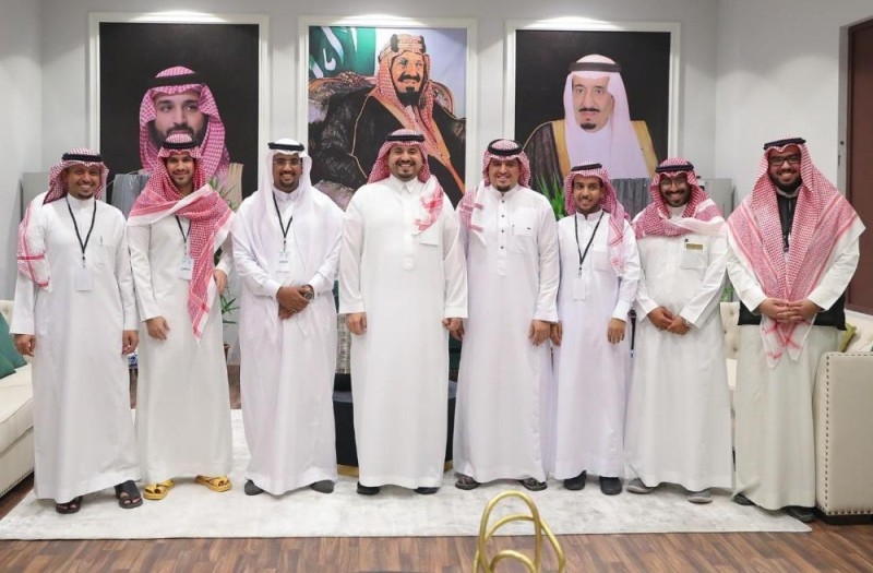 الأمير فهد بن جلوي يستقبل مجموعة من المتطوعين