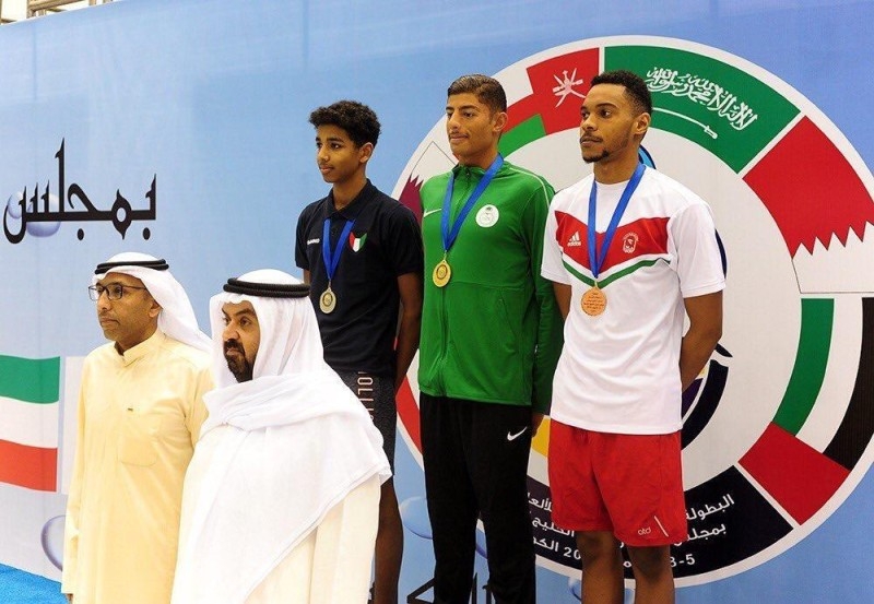 8 ميداليات للسباحة والغطس في «الخليج»