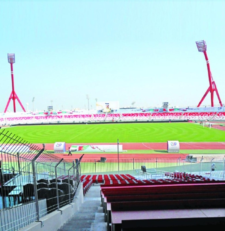 ملعب البحرين الوطني يبتسم للصقور