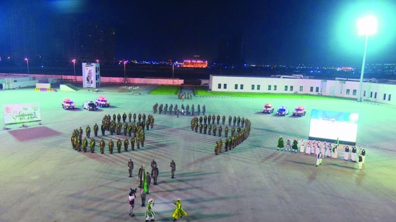 عرض عسكري يرسم «رقم 89» احتفالا باليوم الوطني