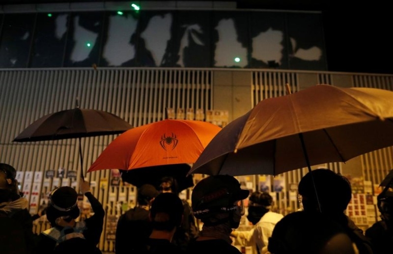 إحياء ذكرى حركة المظلات والشرطة تشتبك مع متظاهرين بهونج كونج