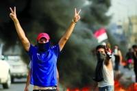 الشعب العراقي ينتفض ضد الفساد وإيران