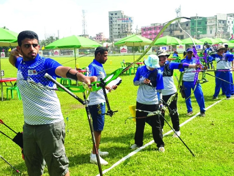 4 لاعبين ومدربان للسهام في بنجلاديش