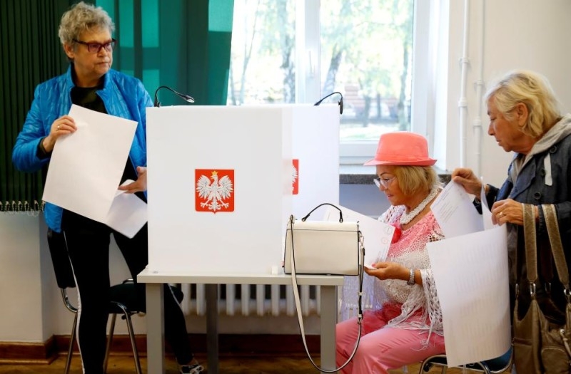 الحزب الحاكم ببولندا الأول في الانتخابات البرلمانية