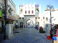«شارع الحداديد» الأقدم وسط الهفوف.. يجمع التراث والتجارة