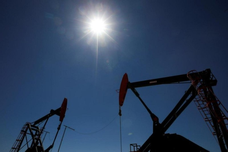 أسعار النفط تهبط وسط مخاوف ضعف الطلب