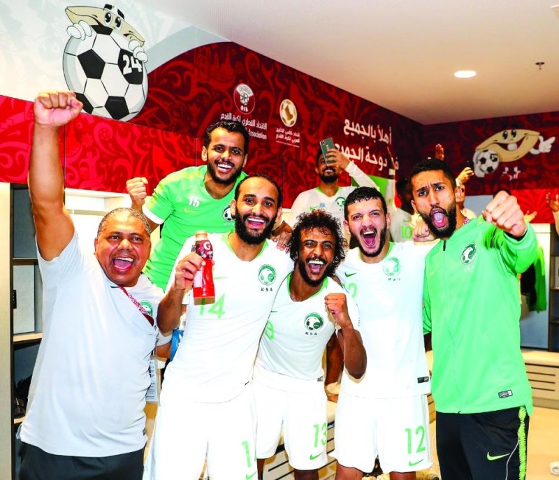 الإماراتيون يحتفلون بالأخضر والأحمر