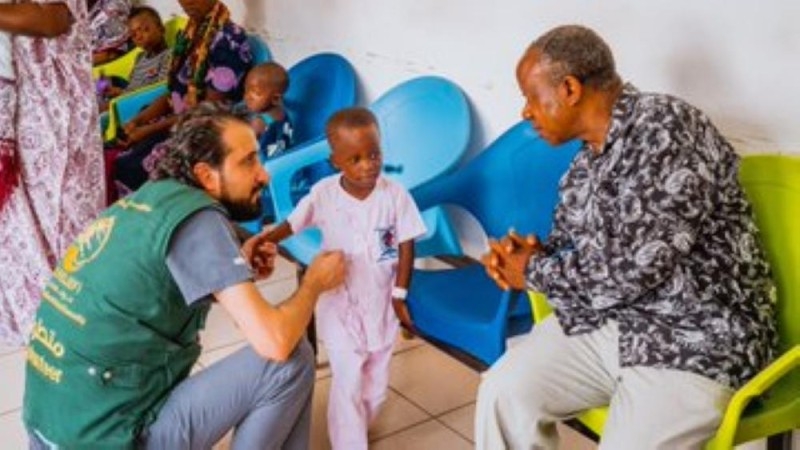 مركز الملك سلمان يجري 7 عمليات جراحية للأطفال في تنزانيا