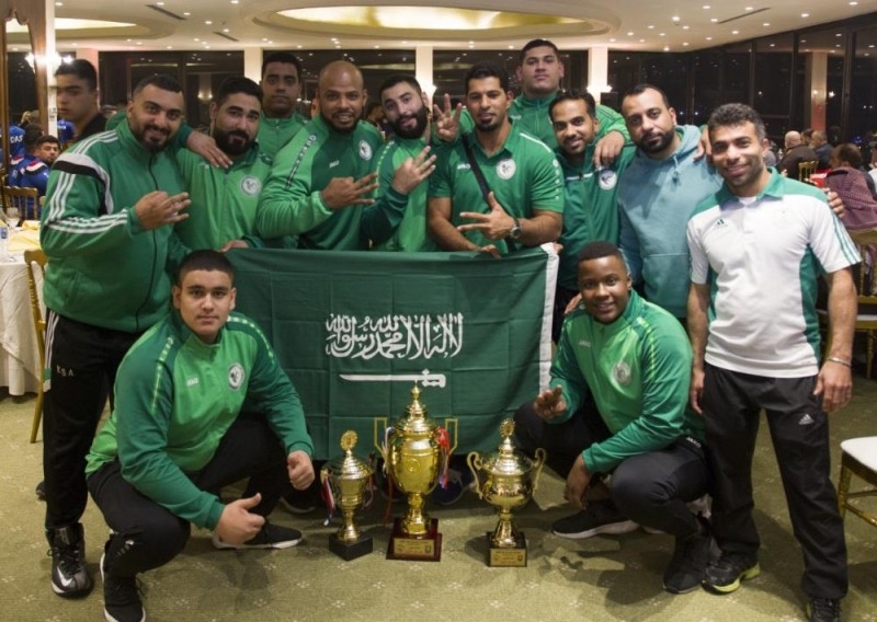 أخضر الأثقال بطلا لكبار وشباب العرب