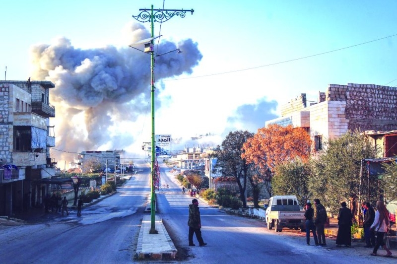 مقتل 72 سوريا بغارات وهجمات برية في إدلب
