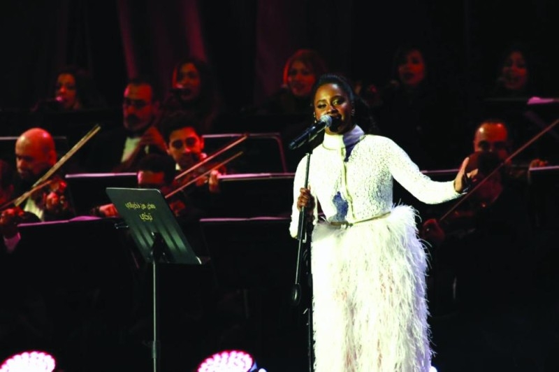 ‫نجمات الغناء العربي يسردن «حنين تركي» في الدرعية‬