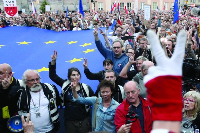 الإصلاحات القضائية تثير غضب البولنديين من «الأوروبي»