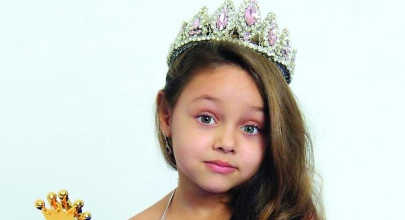 «مصرية» ملكة جمال أطفال روسيا