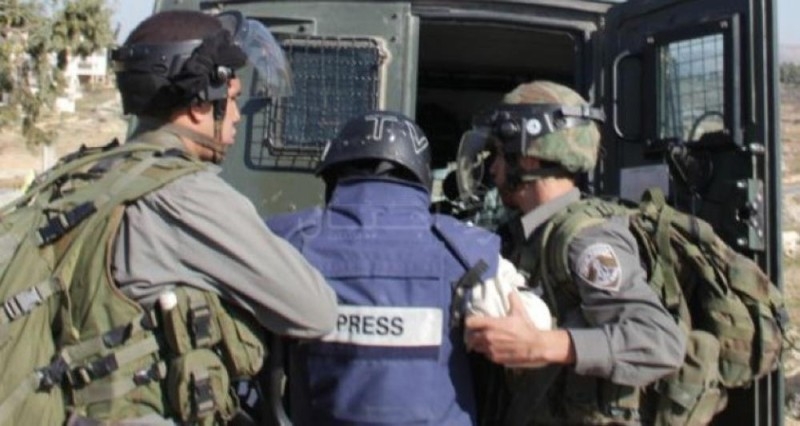 الاحتلال يعتقل صحفيًا من جنين