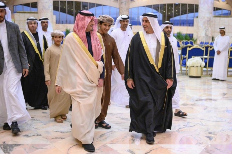 وزير الداخلية الإماراتي يصل إلى الرياض 
