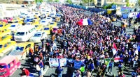 احتجاجات العراق تتواصل.. وطهران تراهن على الصدر لإنهائها