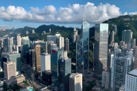 هونج كونج: اقتصادنا يواجه صدمات تشبه "تسونامي"