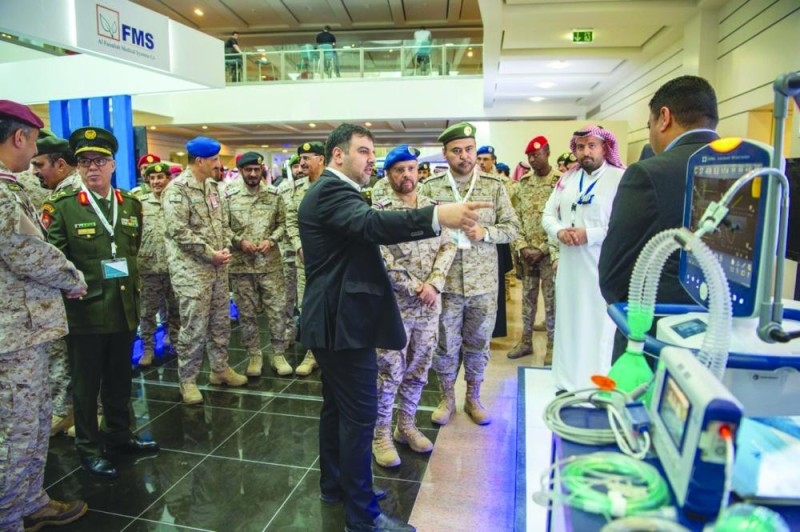 سعوديون وأمريكيون وأوروبيون يناقشون الطب العسكري الحديث