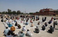 باكستان: غالبية المصابين بكورونا عائدون من إيران