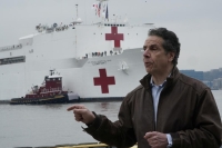 حاكم نيويورك يناشد العاملين في الرعاية الصحية بأمريكا تقديم المساعدة