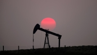 «كورونا» يكبد النفط أكبر خسارة شهرية في التاريخ