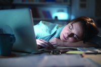 عادات النوم السيئة تزيد «اكتئاب» المراهقين