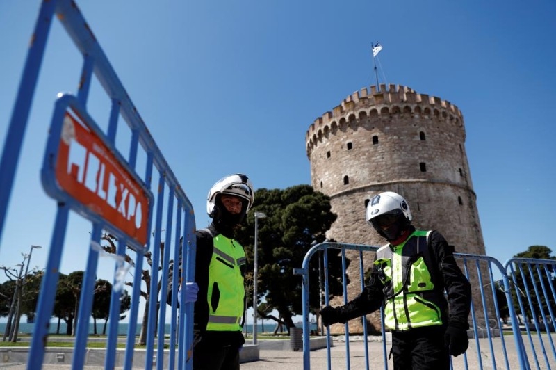 اليونان تشدد القيود على السفر الداخلي لمواجهة «كورونا»