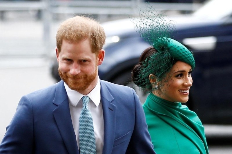قصص محرفة.. الأمير هاري وزوجته يقاطعان أكبر الصحف البريطانية