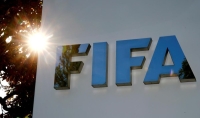 "الفيفا" يجرى تغيرات في قواعد كرة القدم  بسبب "كورونا"