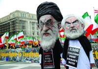 إيران على حافة الانفجار.. والمعارضة تهدد بثورة تقتلع ديكتاتورية الملالي