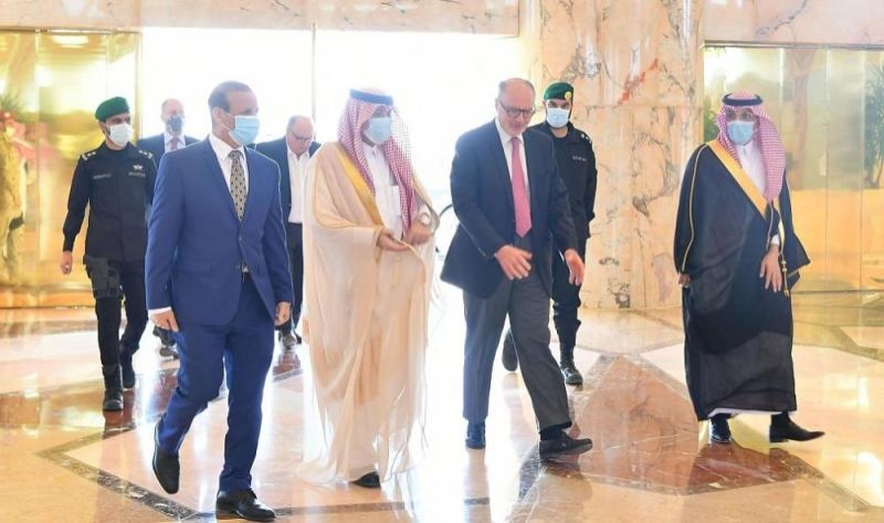 نائب رئيس الوزراء العراقي يغادر الرياض