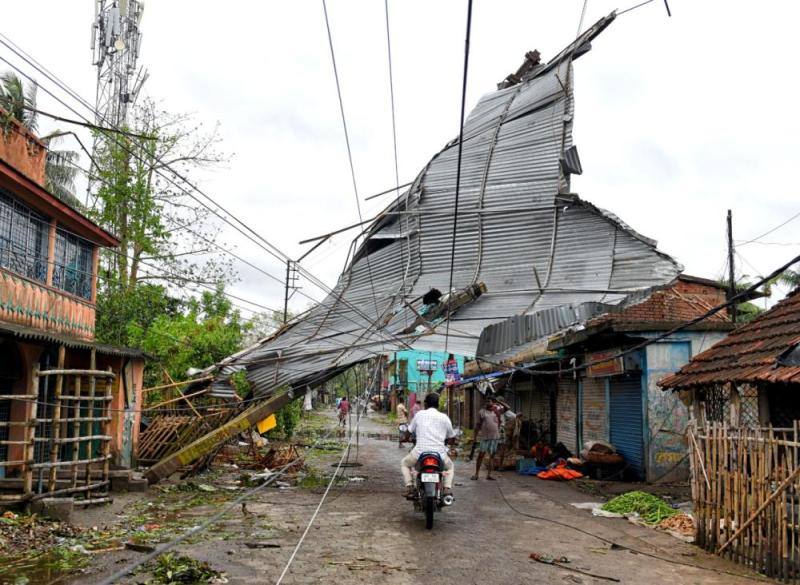 الإعصار «أمفان» يكبد الهند 13 مليار دولار خسائر 