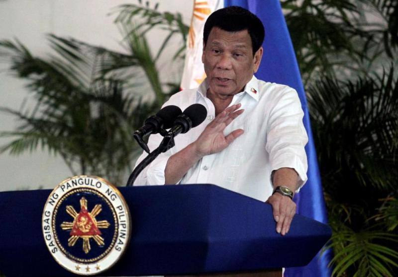 رئيس الفلبين: ينبغي أن تظل المدارس مغلقة حتى يتوفر «لقاح كورونا»