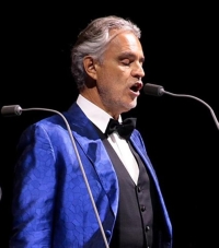 المغني الأوبرالي الإيطالي «بوتشيلي» يكشف إصابته بكورونا