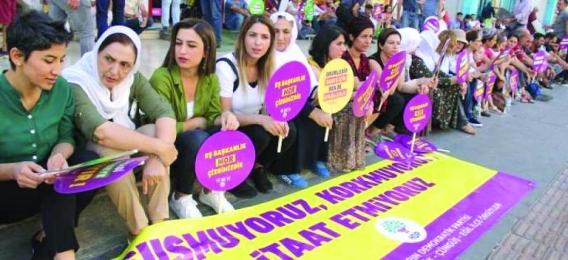 نظام أردوغان يلاحق النساء ويعتقل الناشطات الكرديات