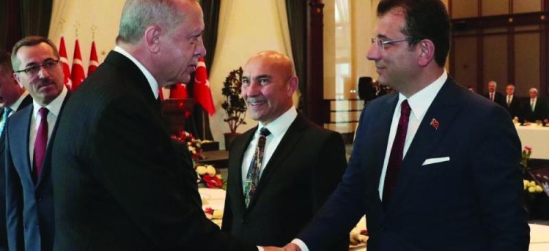 استطلاع: أوغلو سيطيح بأردوغان في السباق الرئاسي