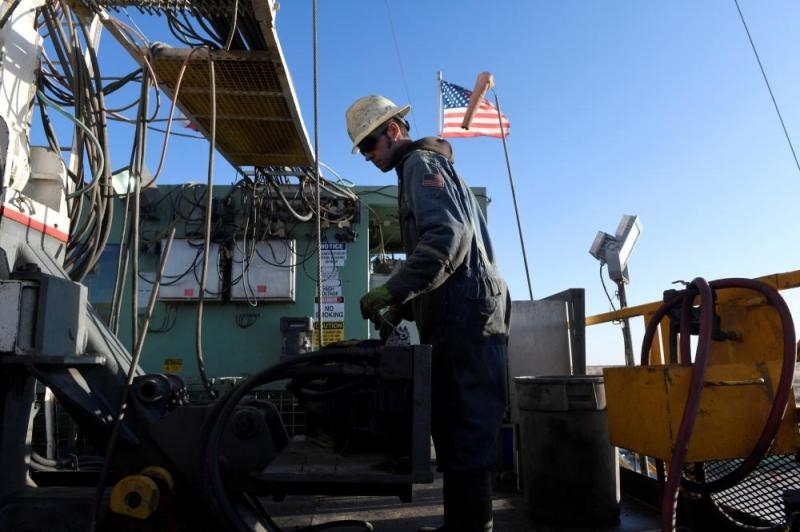 انخفاض غير متوقع في مخزونات النفط الأمريكية