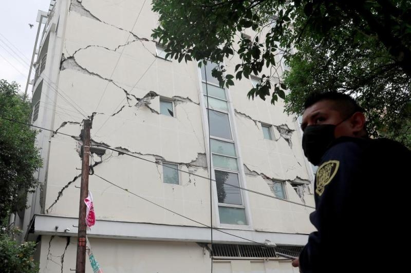 مصرع 6 في زلزال قوي يهز المكسيك
