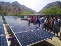 مركز الملك سلمان يدشن وحدة مياه بالطاقة الشمسية في شبوة