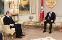 الرئيس التونسي يبحث الوضع الليبي مع وزير الخارجية الجزائري