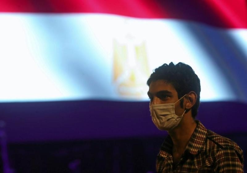 مصر تسجل 627 إصابة جديدة بكورونا