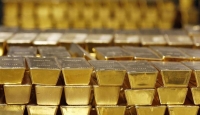 الذهب يلامس أعلى مستوى في 9 أعوام
